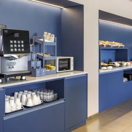 B&B HOTEL Madrid Aeropuerto T1 T2 T3