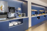 B&B HOTEL Madrid Aeropuerto T1 T2 T3 - breakfast