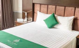 May Plaza Hotel
