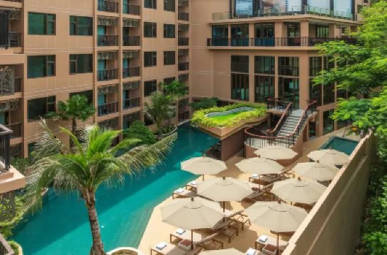 ザ プラウド カロン ビーチ プーケット トレードマーク コレクション バイ ウィンダム カロン ビューポイント周辺のホテル