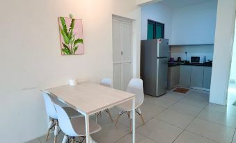 Comfy 3-Bedrooms Apartment at Meritus Residensi