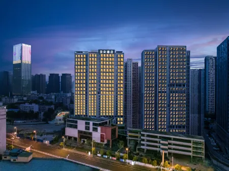 Atour Hotel Changsha Wuyi Square Tujiachong Subway Station Отели рядом с достопримечательностью «Changsha University of Science & Technology (Transportation Science & Technology Teaching Area)»