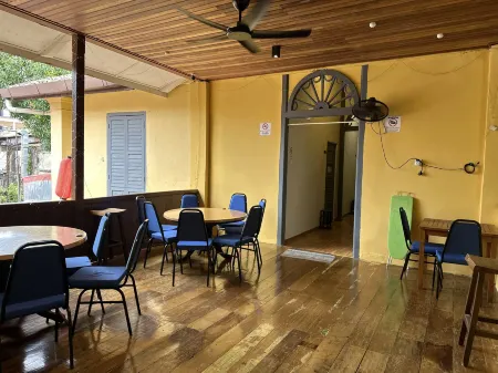 THE CENTURY AIGOH Отели рядом с достопримечательностью «Tech Dome Penang»