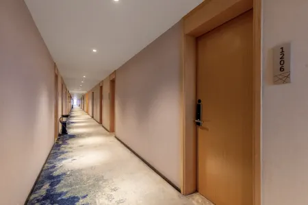 Nanchang Yiduo | COMMERCIALHOTELS Hotel (Jiangxi Normal University Taizidian Subway Station) Отели рядом с достопримечательностью «Jiangxi University of Science and Technology (Wuhu Campus)»