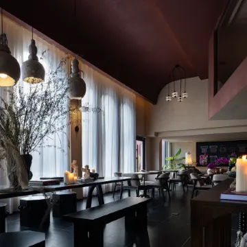 qianhuanflowershejishiyeshedujiajiudian