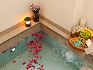Ruyuan Hot Spring Homestay (xinzhou Ancient City Branch)