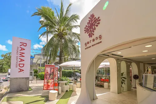 Ramada by Wyndham Phuket Southsea - vue sur la montagne