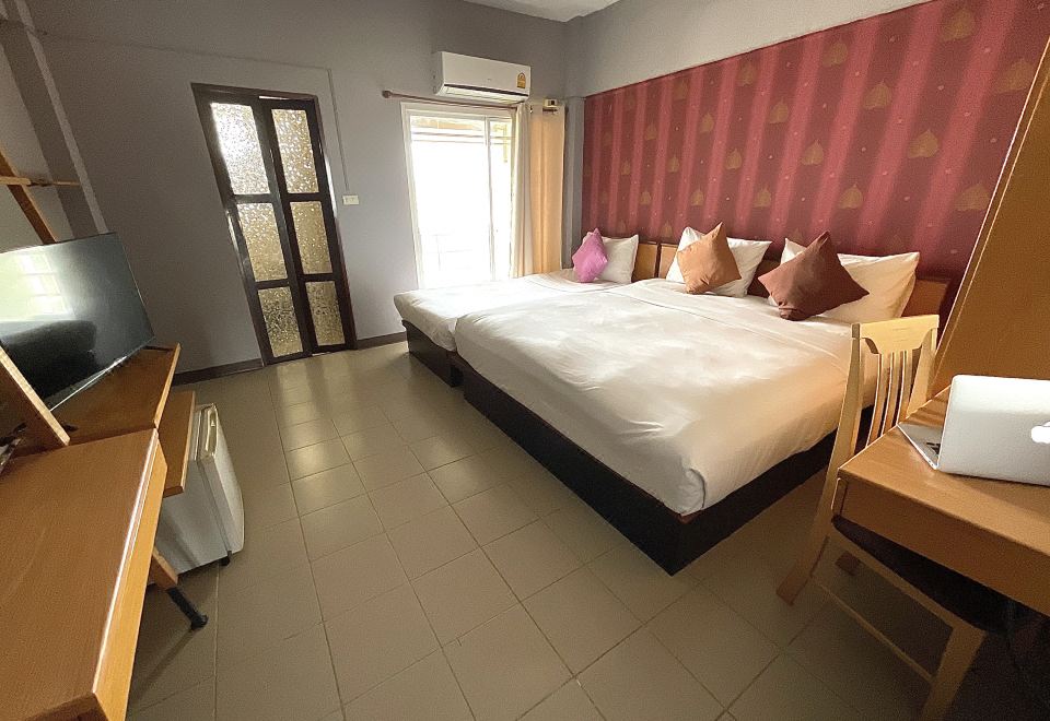 플라이&허브 스완나품 에어포트의 로비 또는 객실 이미지