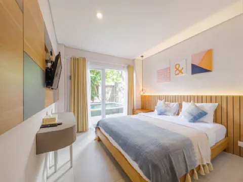 Hola Seminyak Hotels near Laksmana