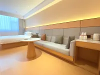 新星市班超酒店（文滙路班超大廈店） 鄰近新疆生產建設兵團第十三師新星市博物館的酒店