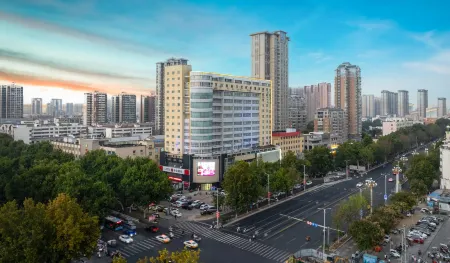 Nanyang Art Exquisite Hotel (Nanyang Fuyu Wuhouyu Branch) Отели рядом со станцией Nanyang Railway Station