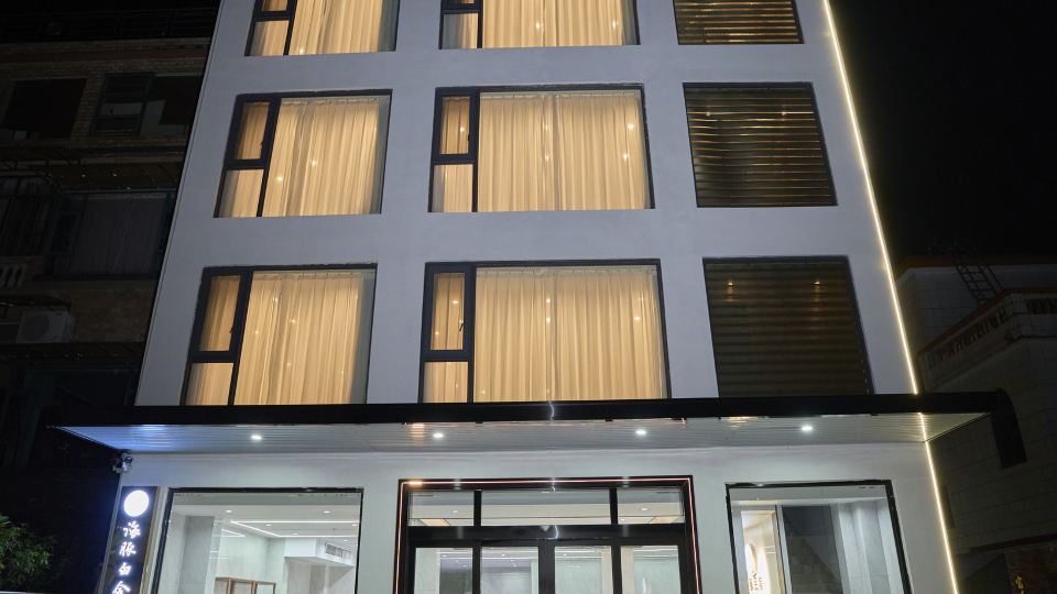 Dolphin White House Boutique Homestay
