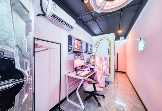 스타 플라이트 캡슐 호텔 게이밍 PC