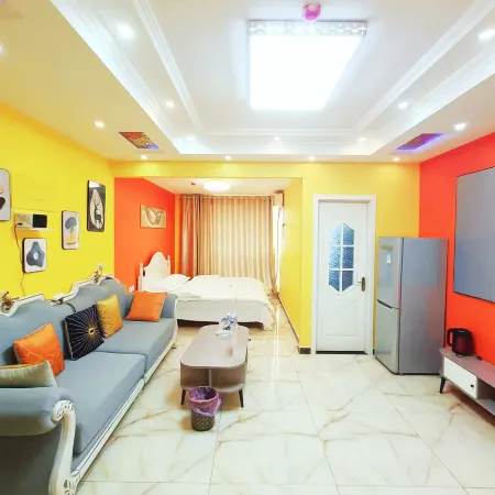 Nuanxin Theme Apartment (Shangjie Plaza)