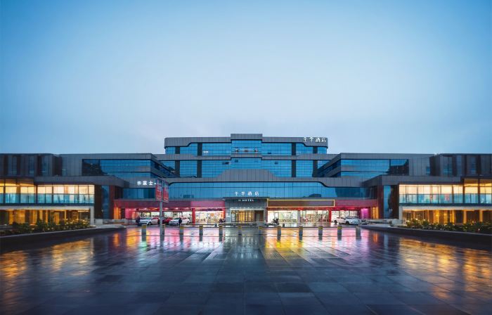 JIホテル(九江鉄道駅広場)