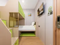 Yizhi Ningmeng Boutique Hotel (Wansongyuan Food Street Qushuilou Subway Station) Hotels near Jianghan District