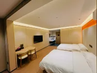 Luoshan Baitao Hotel - balcony