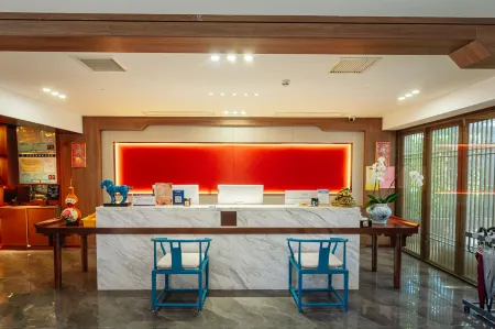 Luoyang YunHuaLi Intangible Cultural Heritage Art Homestay Отели рядом с достопримечательностью «Zhouwangcheng Square»