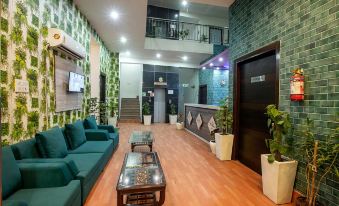 Hotel Square Plaza Near Delhi Airport