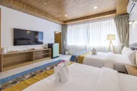 Tongtong Garden Holiday Hotel Hotels near Promthep Cape