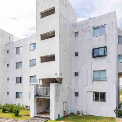 SEA351 Hotel Exterior