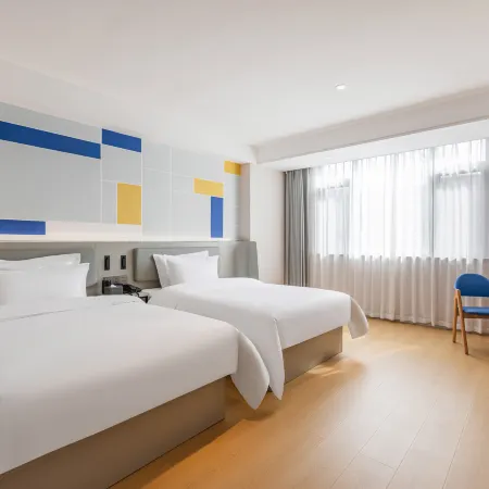 7 Days Inn (Jiayu People's Park Branch)