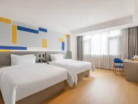 7 Days Inn (Jiayu People's Park Branch)