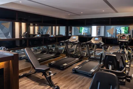 VOYAGE KAOHSIUNG BY COSMOS OASIS Отели рядом с достопримечательностью «Chijin Tianhou Temple»