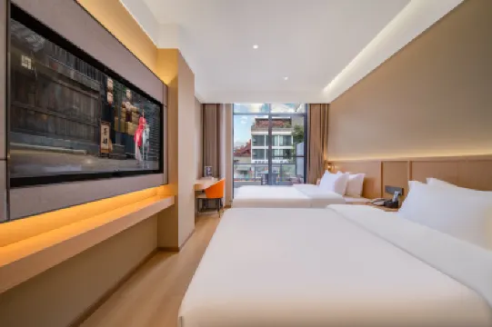 Jiangshang Mingzhu Hotel (Liziba Light Rail Station E'ling Second Factory) Hotels near Three-layered Road