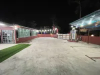 Capital O 91126 拉加小木屋 住宿飯店