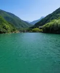 怡人湖畔客棧