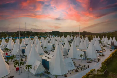 The Anmon Resort Bintan Отели рядом с достопримечательностью «Bandar Bentan Telani Port»