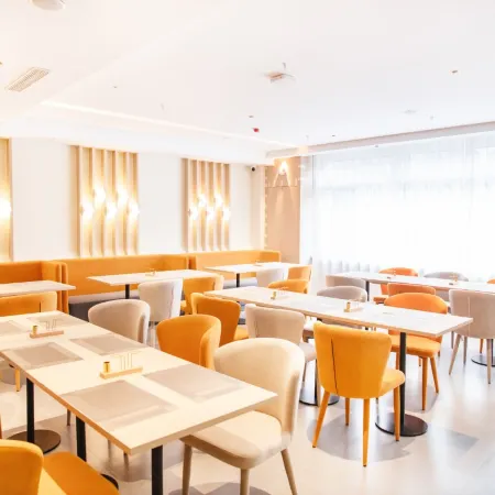 Jinjiang Hotel (Chengde Xinglong Cultural Square)
