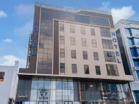 Sunday MAS Hotel Hotels near Globe Roundabout