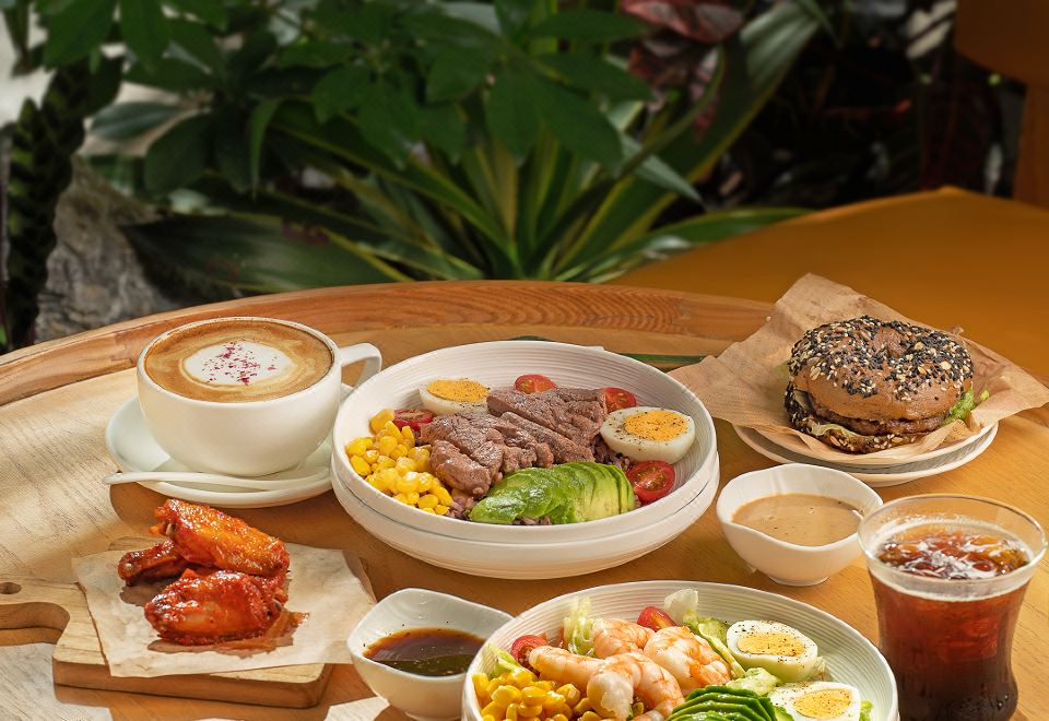 그랜드 스카이라이트 호텔의 야경과 외관