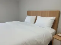 Hemei Hotel (East Railway Station Pangdonglai Yunding)