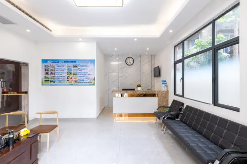 Zhanjiang Yuexin Hotel (Lingnan Normal University Branch, Zhanjiang Republic of China Style Street)