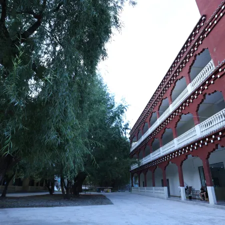 Batang Shiji Tingyuan Hotel