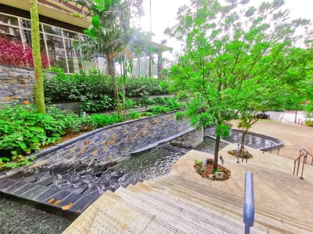 Legoland-5min Walk@ Happy Travel at Afiniti Residency 8Pax(max) with Bathtub