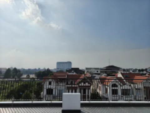 吉瑞飯店 Bãi Than Như Nguyệt附近的飯店