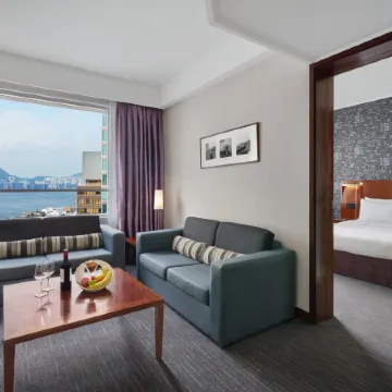 Novotel Century Hong Kong Отели рядом с достопримечательностью «Монумент Воссоединения»