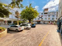 Yimen Renhe Hotel - parking