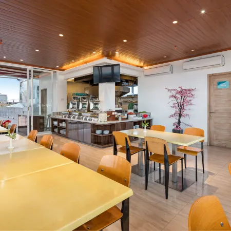 Boss Legian Hotel Powered by Archipelago Отели рядом с достопримечательностью «Пляж Дабл-Сикс»