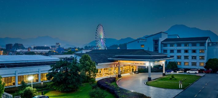 Hengdian World Studios · Grand Hotel (Near Qin Dynasty Palace & Riverside Scene Qingming Picture) Hotel di Dongyang