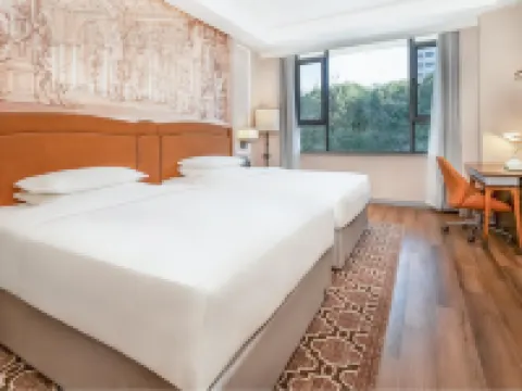 Vienna International Hotel (Kuitun Yima Lane Cultural Block Branch)