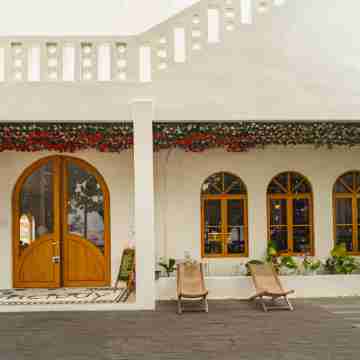 Madeline Paradise Resort Hotel Exterior