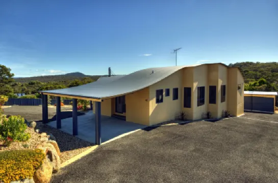 Mayakitana Hotels in 