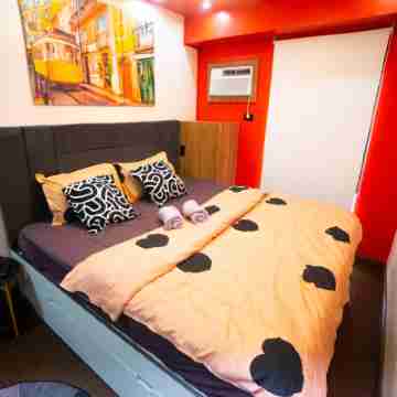 Near Manila Airport. Lovely "HOTEL STYLE" Studio Condo, With Kitchenette + Swimming Pool, 7A Hotel Exterior