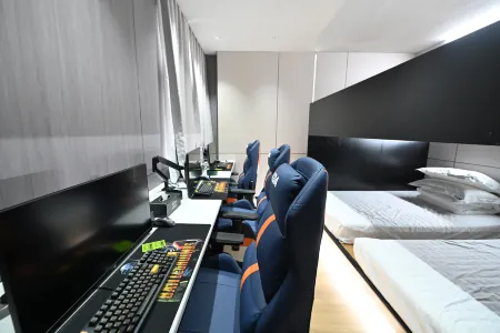 Anji KDA E-Sports Hotel (Jiuzhou Changshuo Plaza) Отели рядом с достопримечательностью «Anji Dusong Pass»