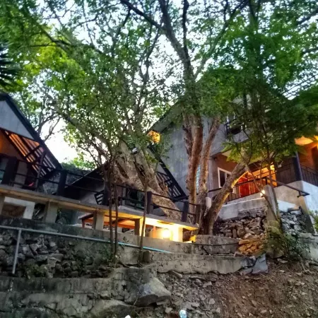 Sichang Marina Resort Отели рядом с достопримечательностью «Ко Си Чанг»